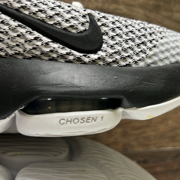 Nike Labron Witness 4 Men’s Size 8 Black White - Picture 9 of 11